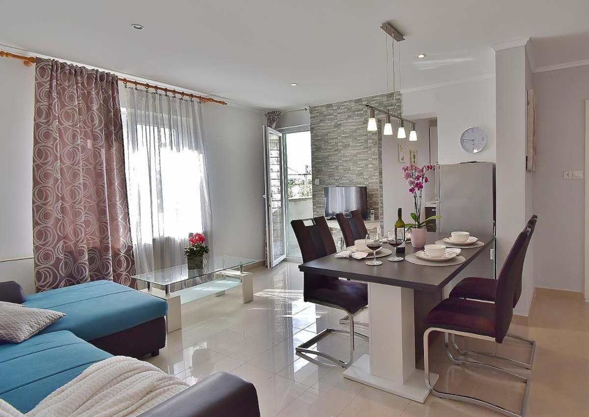 Apartments Ruzica Banjol Bagian luar foto